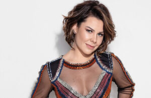 Fernanda Souza aproveita dia de sol para relaxar em praia no Rio: ‘Bem plena’