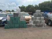 PM e Gefron apreendem R$ 30 milhões em cocaína escondida em S-10