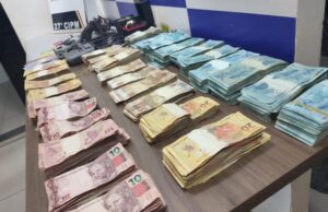 Bandidos mortos em confronto com a PM tinham R$ 320 mil em espécie