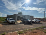 Criminoso aponta arma para policiais durante abordagem e morre baleado