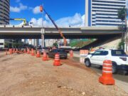Trânsito na avenida do CPA é alterado para obras em viaduto