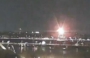 Avião com 64 pessoas e helicóptero militar dos EUA colidem no ar em Washington