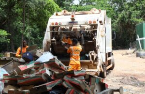 Cuiabá remove mais de 10 toneladas de entulho no Mercado do Porto e aquário