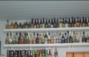 Mato-grossense cria acervo de cachaça com mais de 700 rótulos