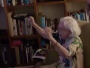 Fernanda Montenegro vibra com vitória da filha no Globo de Ouro; veja