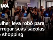 Influencer leva robô para ‘passeio’ no shopping e faz ele carregar suas compras; veja