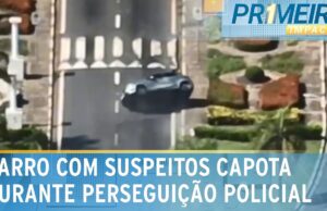 Do alto: carro roubado capota com suspeitos durante perseguição; veja