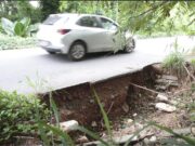 Erosão corrói asfaltos em vias e gera insegurança nas ruas