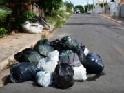 ‘Tem até dia 30 para fazer a limpeza geral’, diz secretário sobre coleta de lixo