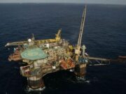 Petróleo fecha em alta pelo terceiro dia com possível redução da oferta e conflito na Ucrânia