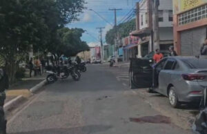 Bandidos fazem reféns durante roubo e acabam baleados