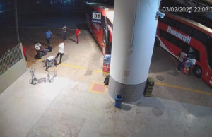 Vídeo: Polícia prende 4 vigilantes por matar homem espancado na rodoviária de Cuiabá