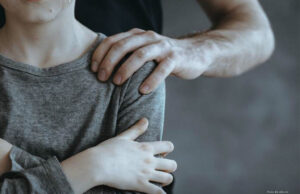 Polícia prende professor acusado de abusar de adolescentes em Rondonópolis