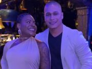 Jojo Todynho aposta em vestido nude e exibe curvas ao lado do namorado: ‘Linda’