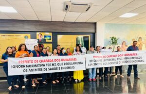 Profissionais da saúde de Chapada cobram pagamento de salários e benefícios devidos