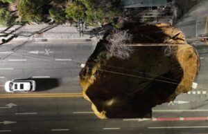 Cratera de 20 metros se abre e engole motociclista na Coreia do Sul; veja