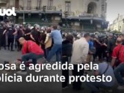 Idosa é agredida pela polícia durante protesto contra Milei na Argentina
