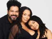 Micheli Machado posa nua em selfie com barrigão à mostra: ‘Crescendo no forninho’