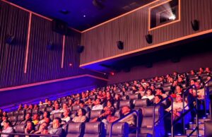 Novo cinema traz salas com poltronas híbridas e telas de resolução de 4k