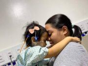 Mãe implora por socorro à filha de 5 anos portadora de doença rara