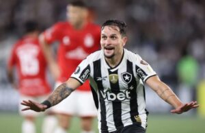 O Botafogo não encontrou facilidades, mas derrotou o Estudiantes (Argentina) por 3 a 2