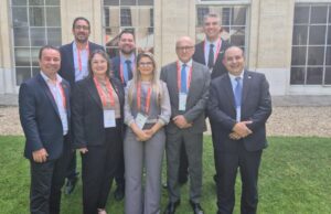 Mato Grosso recebe certificação de zona livre de aftosa sem vacinação em cerimônia em Paris nesta quinta-feira (29) Nos últimos cinco anos, gestão estadual investiu cerca de R$ 100 milhões em estrutura, pessoal e modernização do Indea - Foto por: Assessoria/Sedec