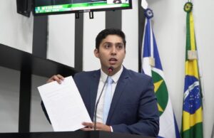 Empossado cita momento ‘delicado’, mas diz que Câmara precisa de novos ares