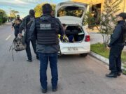 Operação busca 23 faccionados que gerenciam o tráfico em bairro de MT