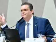 Governo deve reavaliar desconto em folha, mas mudança depende do Congresso, diz ministro