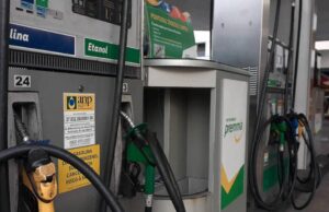 Governo decide nesta quarta se aumenta mistura de etanol na gasolina para segurar preços