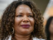 Ministra defende leis destinadas à cultura e rebate críticas; ‘incentivo não é esmola’