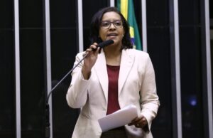 Gisela pede restituição em dobro de valores descontados de beneficiários do INSS