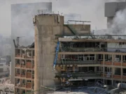 Hospital em Israel retira pacientes às pressas para subsolo durante ataque com mísseis