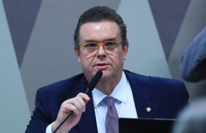 Ministro anuncia que 500 novos peritos do INSS assumem cargos até agosto