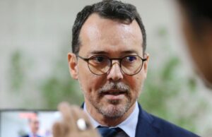 Deputado defende CPI e que Justiça seja acionada para minimizar danos a servidores