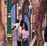 Casal fura fila de atração e provoca briga na Disney de Xangai; veja