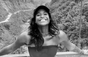 Começa operação para içar corpo de brasileira que caiu em vulcão na Indonésia