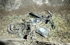 Corpo de motociclista é achado uma hora após batida entre moto e carro