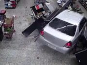 Veja Video – Motorista perde controle da direção e invade mercado em Foz do Iguaçu; veja