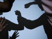 Homem é preso por espancar a esposa recém operada e roubar R$ 700 via pix