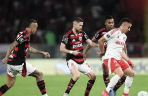 Nacional acompanha duelo final entre Inter e Fla pela Libertadores