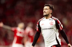 Flamengo volta a derrotar o Internacional e avança na Libertadores