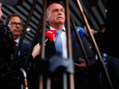 Alexandre de Moraes determina prisão domiciliar de Jair Bolsonaro