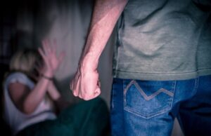 Em menos de 24h, dois homens são presos por estupro e violência doméstica em MT