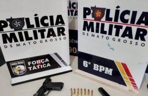 Jovem é preso e adolescente apreendido com arma em nome de agente penitenciário