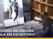 Flagra: Trio invade escritório de advocacia e é recebido a tiros; veja