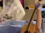 Veja Vídeo – Inglês toca violão durante cirurgia para a retirada de tumor cerebral; veja