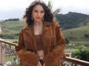 A espera de Zuza, Rafa Kalimann posa de biquíni e exibe barrigão: ‘Momento de paz’