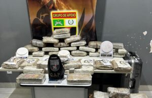 Trio é preso com 41 tabletes de super maconha em 3 pontos da cidade