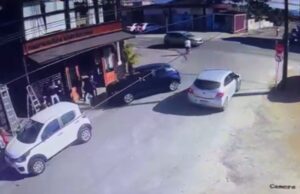 Veja Vídeo – Motorista recém-habilitada atropela cinco pessoas em SC; veja momento